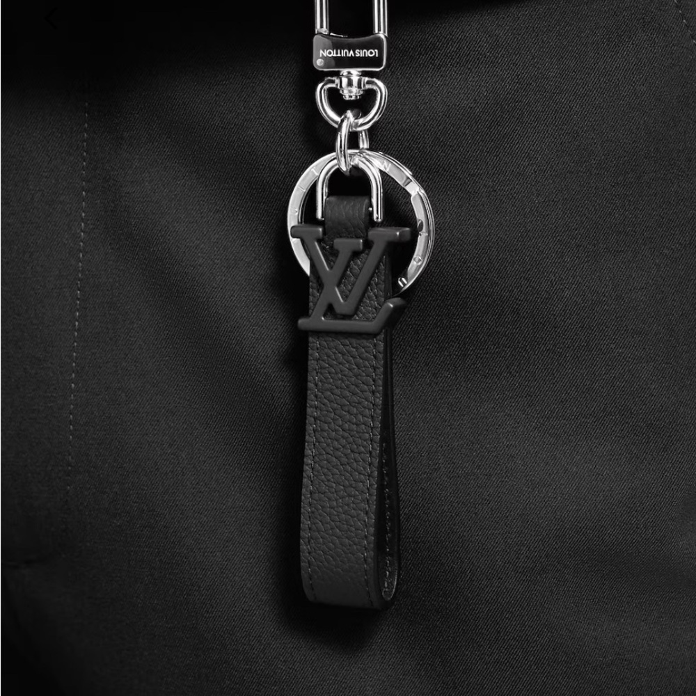 LV Aerogram Key Holder and Bag Charm NEW - Picture 12 of 14